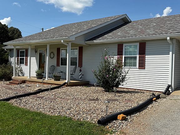 2nd image of 4765 Edmonton Rd