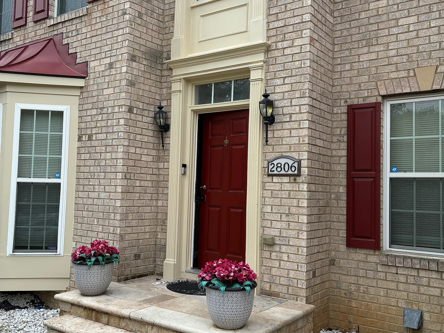 2 bed, 1800 sqft, $1,875 — Photo 1