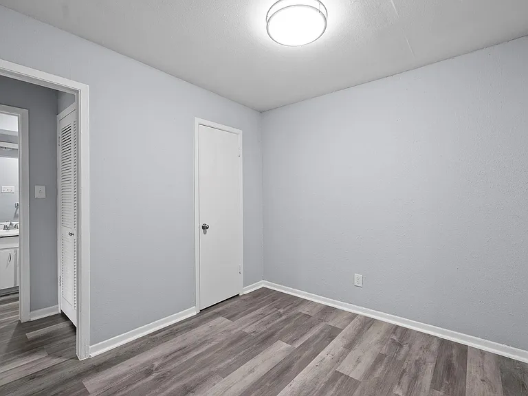 3802 E Nasa Pkwy — Photo 11