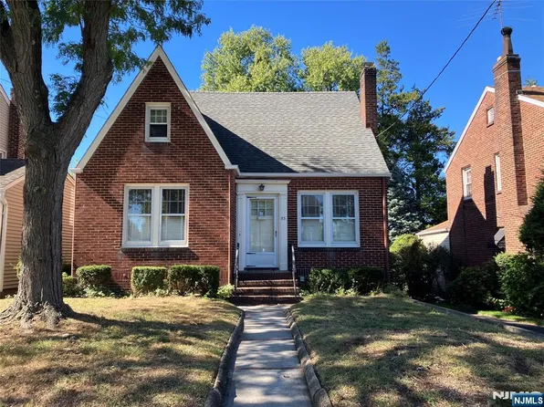 83 Melwex St, Belleville, NJ 07109