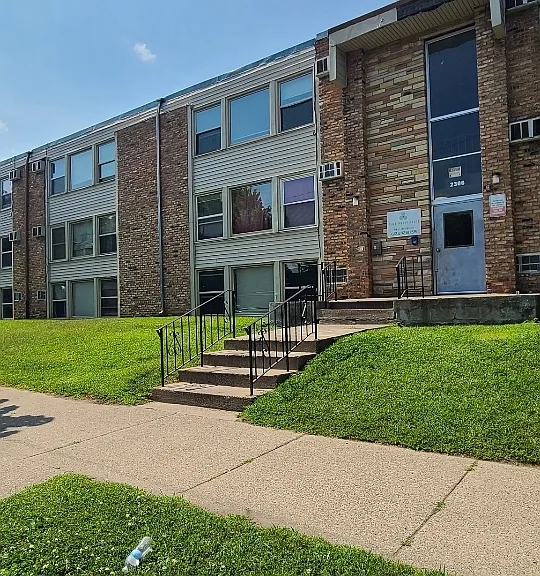 Twin Place Apartments — Photo 2