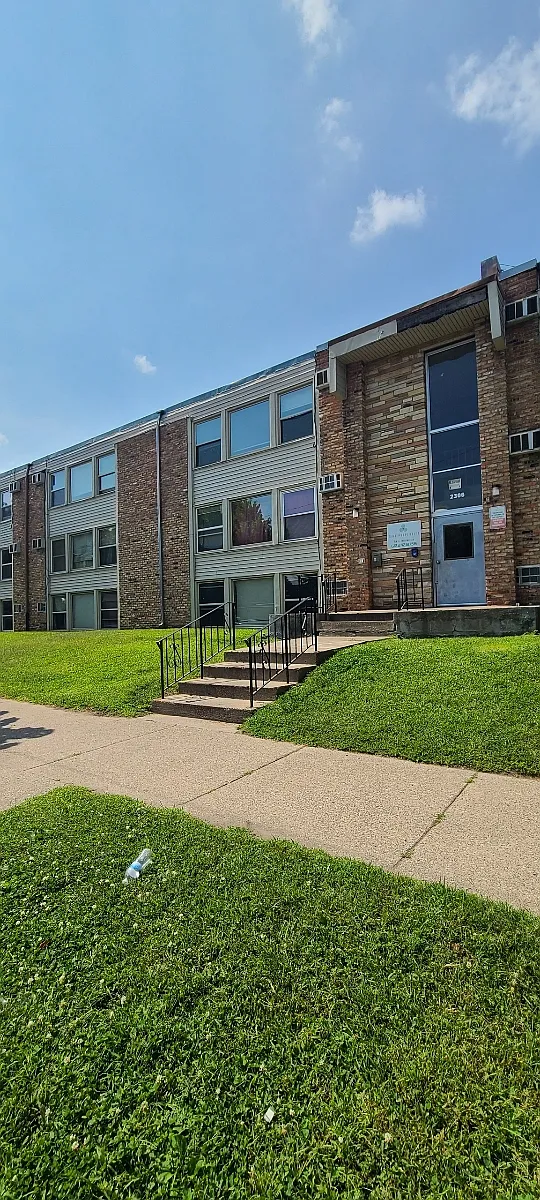 Building Photo - Twin Place Apartments