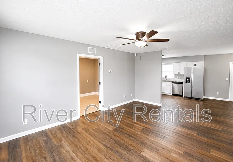 743 Trambley Dr E — Photo 10