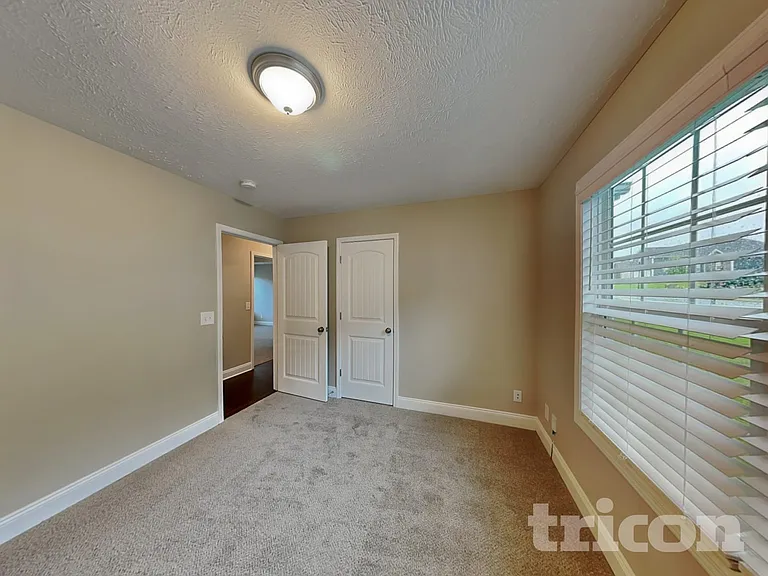 184 Fieldstone Ln — Photo 10
