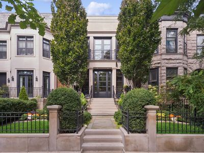 1446 W Belle Plaine Ave, Chicago, IL, 60613