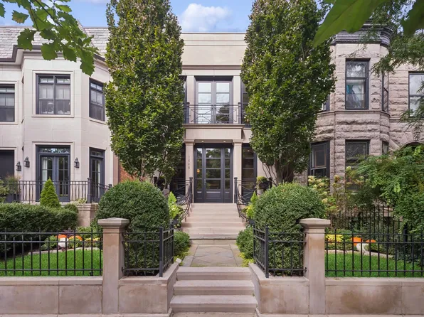 1446 W Belle Plaine Ave, Chicago, IL 60613