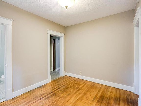 5th image of 3443 Lyndale Ave