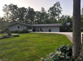 9040 Wyandot Rd, Chesterland, OH 44026