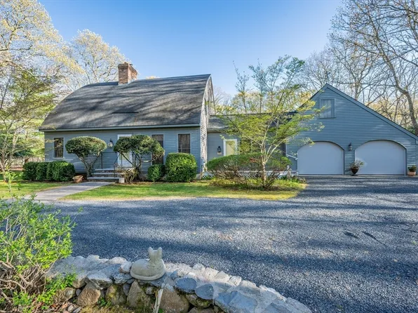 6 Pequaw Honk Dr, Westport, MA 02790