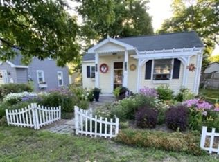 408 Henry St, Mackinaw City, MI 49701