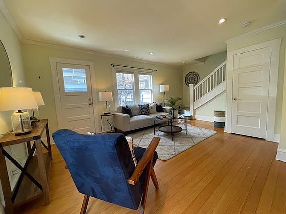 5th image of 813 Cowper St #810