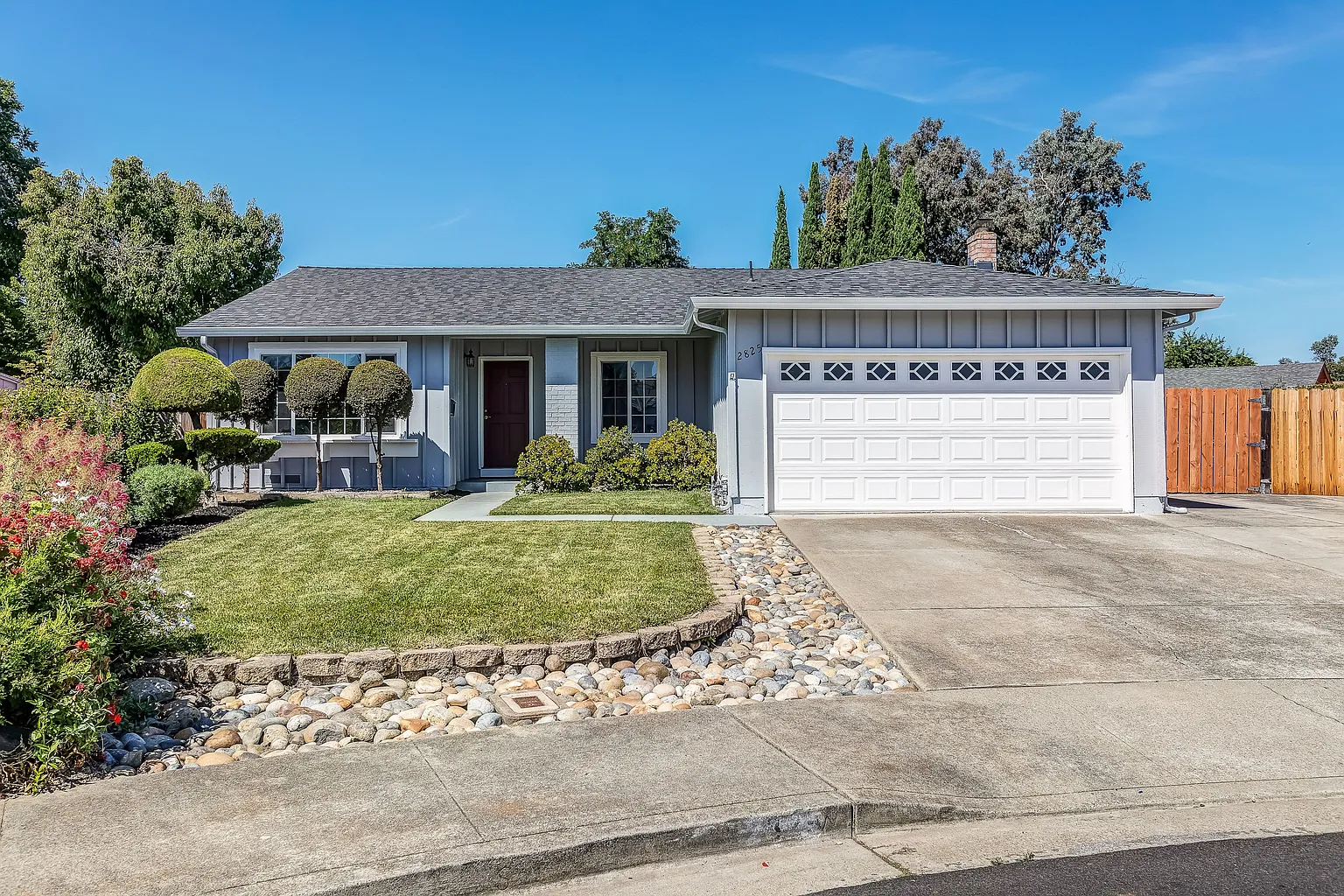2825 Petunia Ct photo 1