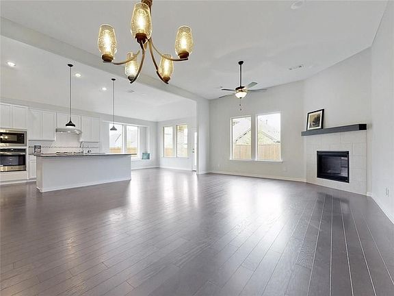 2nd image of 129 Shadow Creek Ln