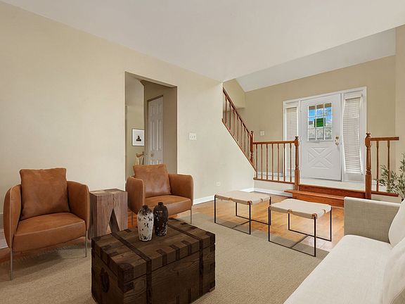 5th image of 2671 College Hill Cir Unit 2671