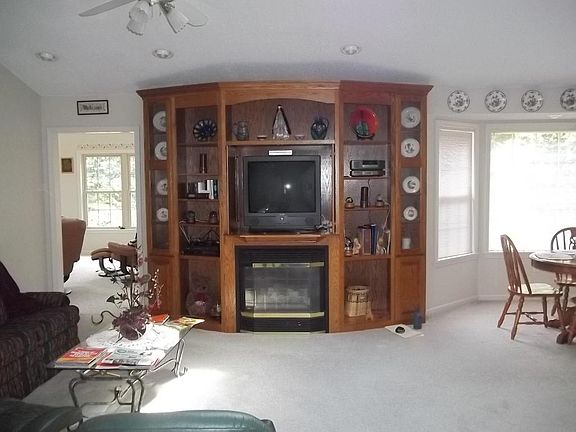 5th image of 152 Lakeside Dr