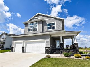 3610 Houkom Dr E, West Fargo, ND