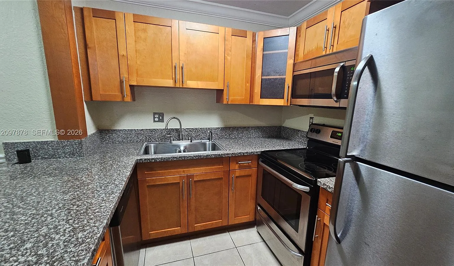 Sunset Palms East Condo — Photo 1
