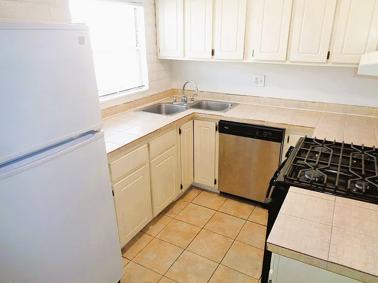 3028 E Glen Dr #A — Photo 8