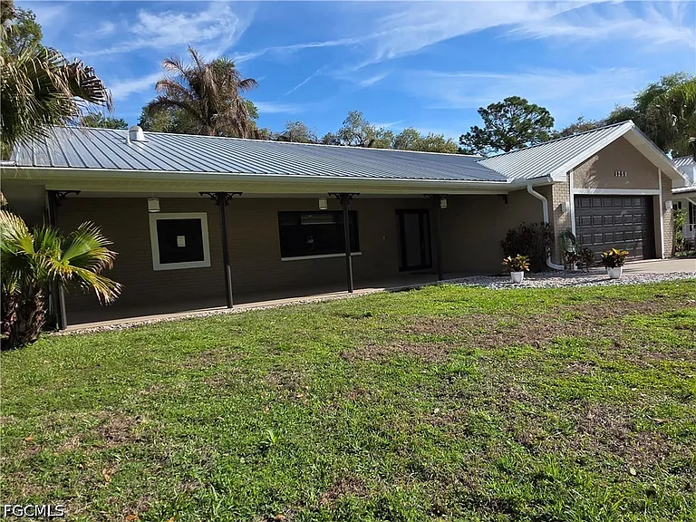 1250 Riverbend Dr — Photo 17