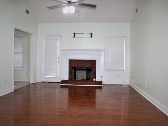 3rd image of 1089 Plantation Blvd SE