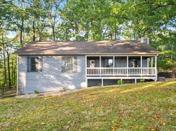 7601 Bending Oak Dr, Catawba, VA 24070