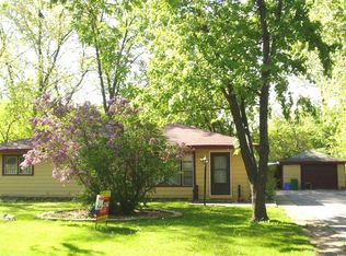 405 Blackstone Ave, Willow Springs, IL 60480