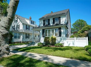 52 Violet Ave, Mineola, NY 11501
