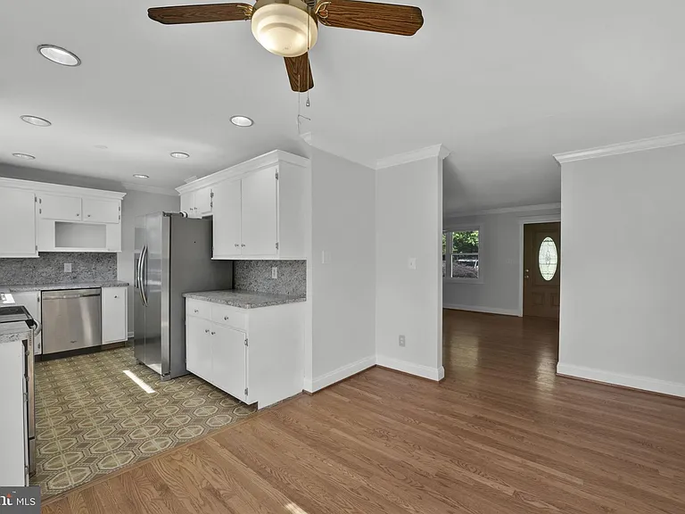 810 Wisteria Dr — Photo 25