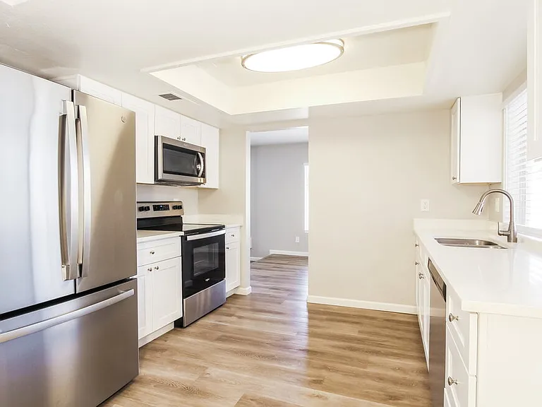 15028 N 40th Pl — Photo 6