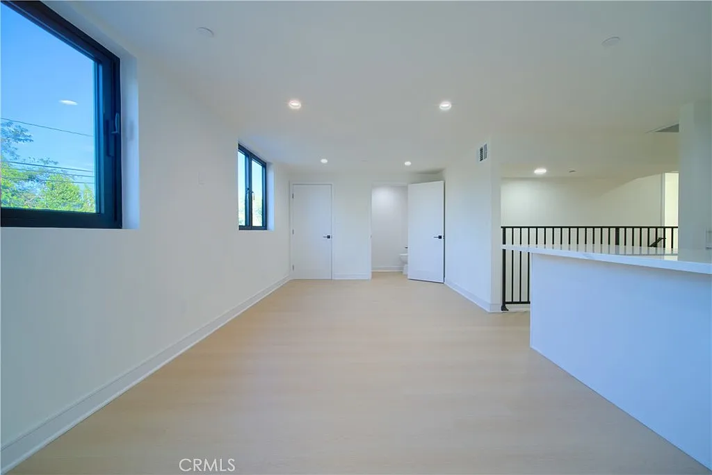 4 bed, 4.5 bath, 1805 sqft, $5,225 — Photo 4