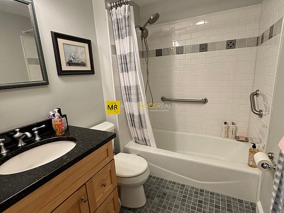 4th image of 437 Marlborough St APT 13