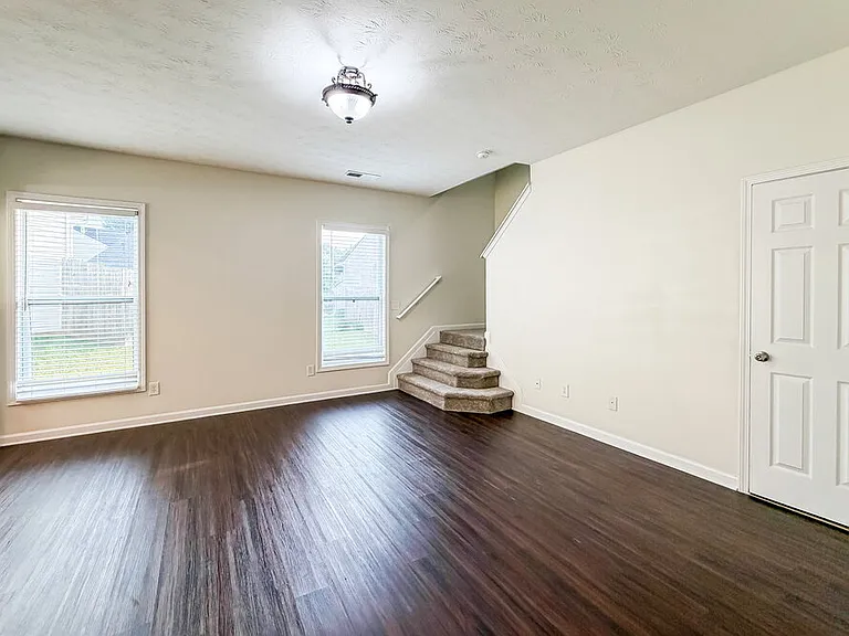 815 Forsythia Way — Photo 5