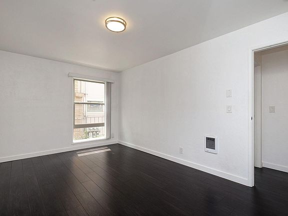 4th image of 290 Lee St APT 107