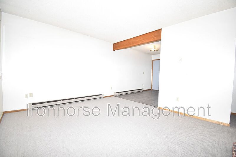 1st image of 8 Hoffman Dr