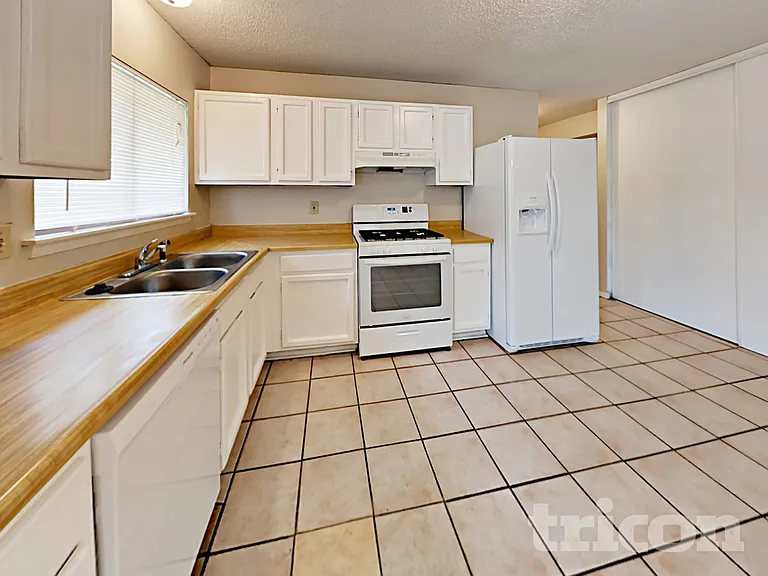 5815 Brambletree St — Photo 5