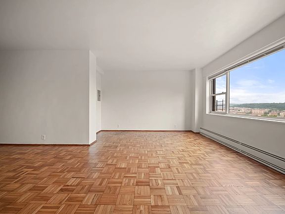5th image of 4 Fordham Hill Oval APT 4C