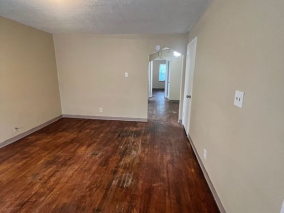 3rd image of 5018 Lillian Dr APT 2
