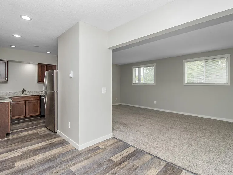 304 4th Ave NW #2 — Photo 9