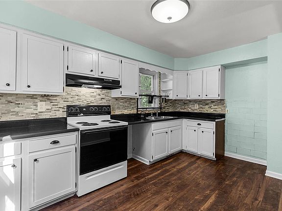5th image of 3311 Coles Ave