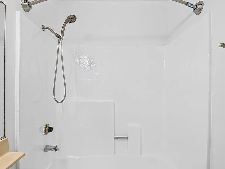 1075 Loma Ave — Photo 19