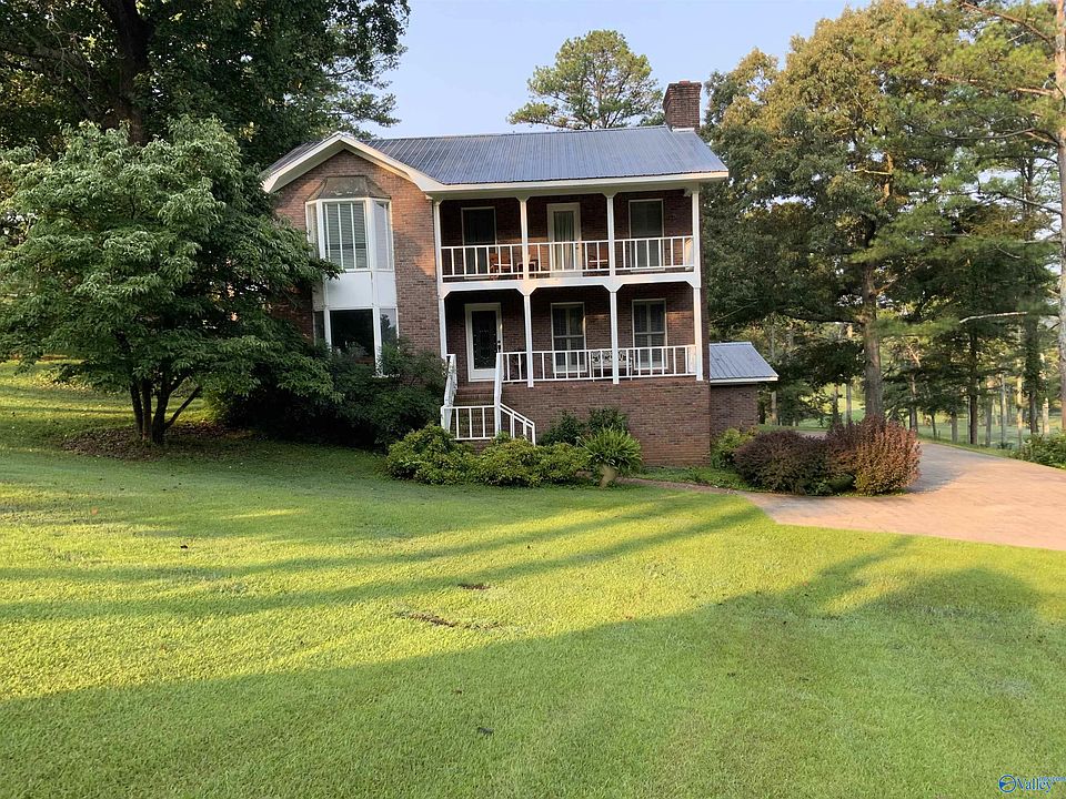 1st image of 910 Fairway Rd NW