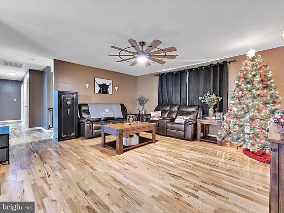 4th image of 806 N 16th St