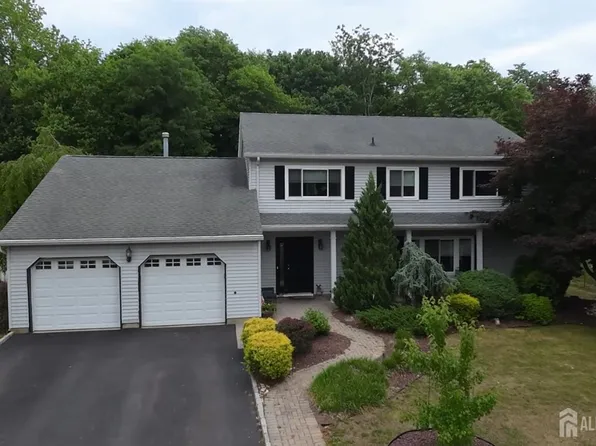 18 Erin Ln, Old Bridge, NJ 08857