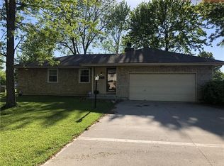 402 N Park Dr, Belton, MO 64012