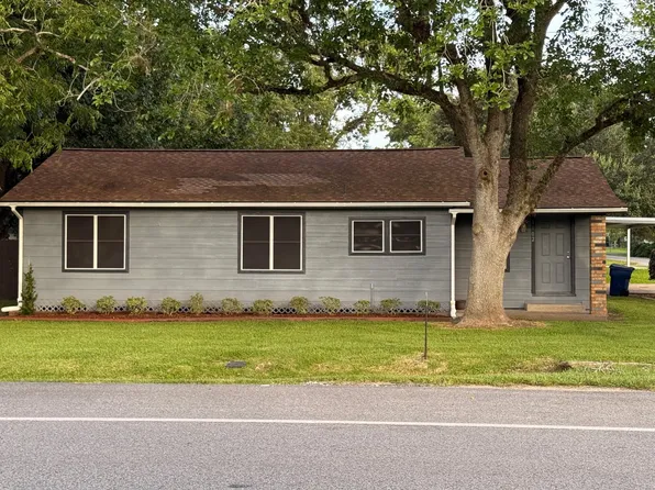 1102 E 2nd St, Sweeny, TX 77480