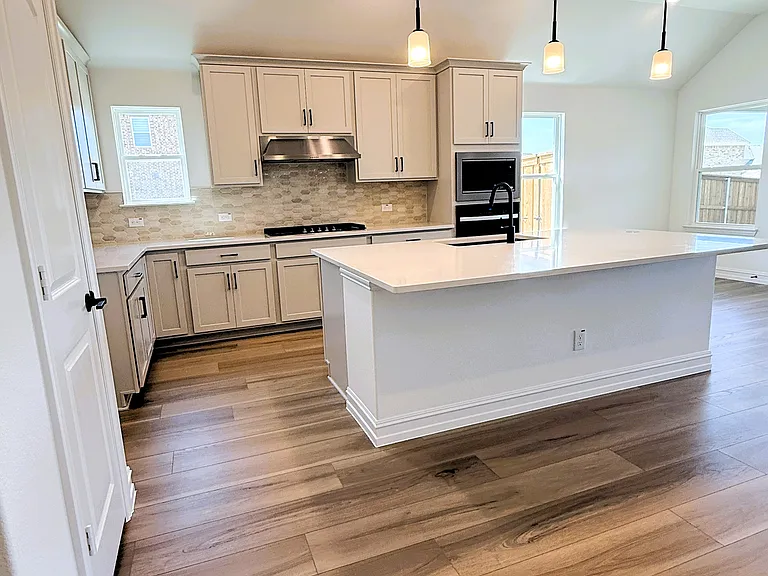 4349 Noble Ln — Photo 8