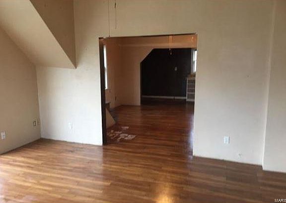 4th image of 506 Cedar St