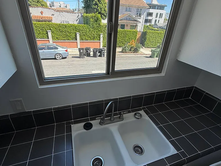7205 Fountain Ave #5 — Photo 8