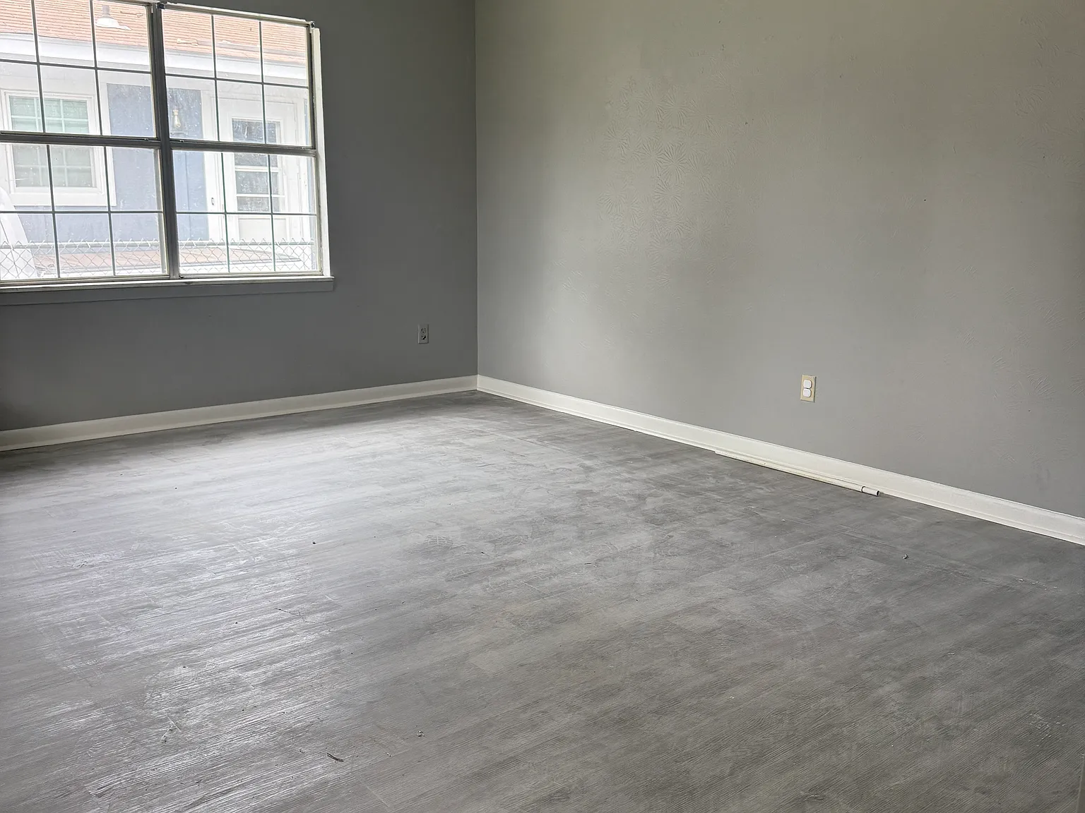 3 bed, 904 sqft, $1,000 — Photo 2