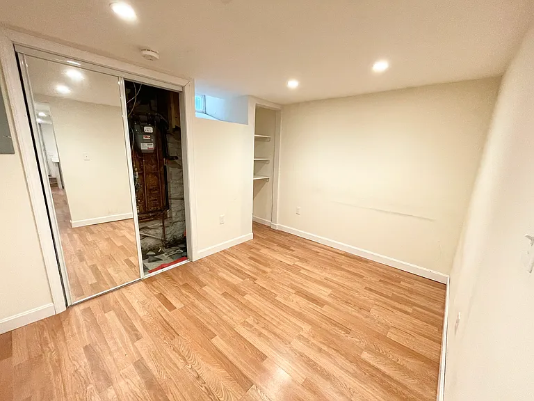 16 Greenwich St #1 — Photo 2
